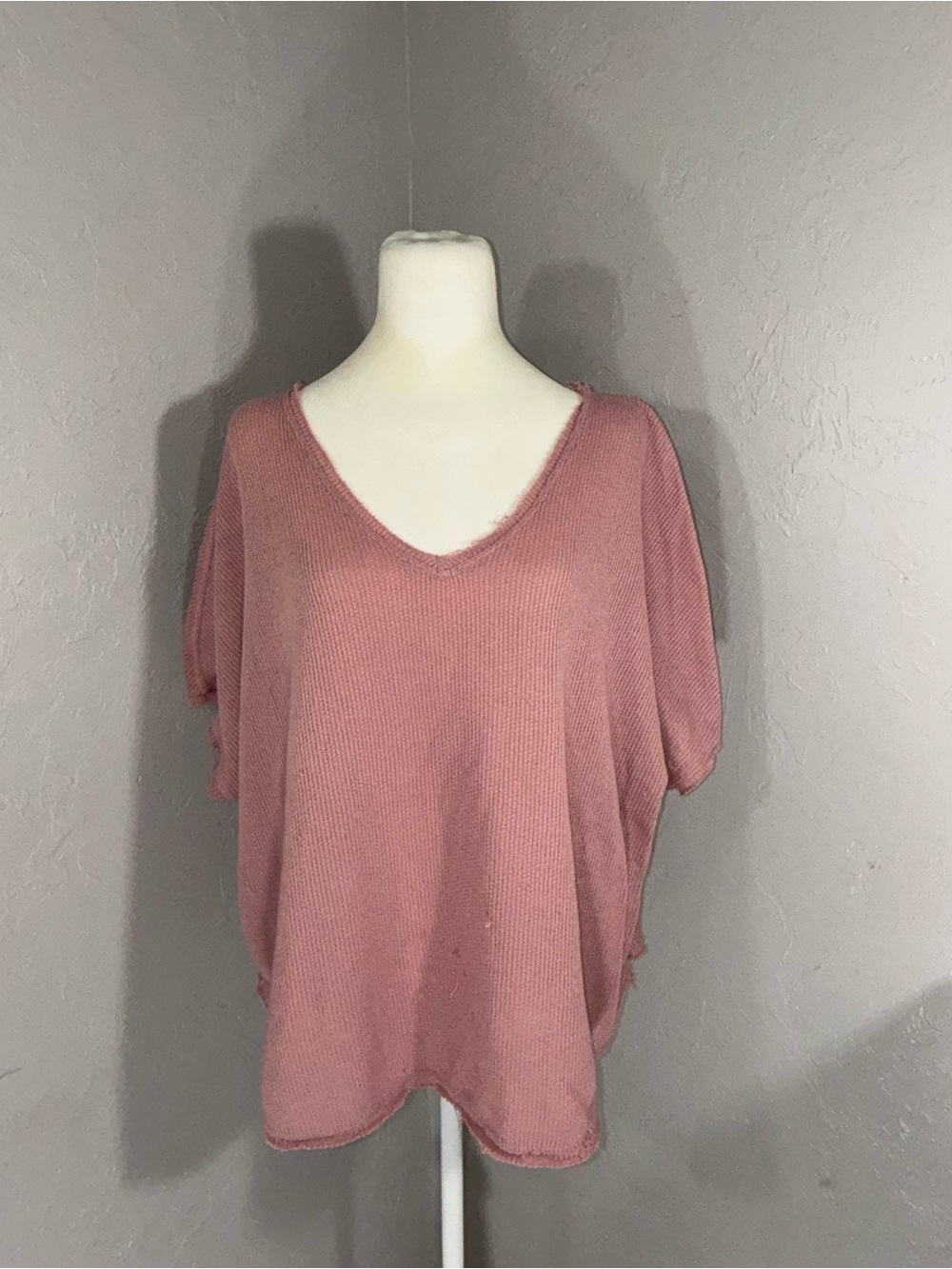 Chelsea & Theodore Rose Knit V-Neck Dolman Sweater Top